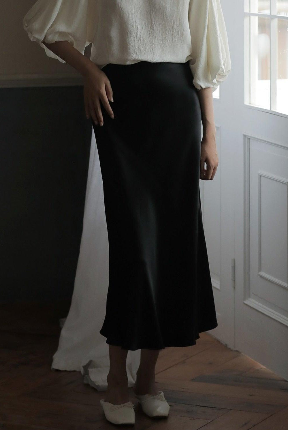 Akira Satin Midi Skirt - Black / S - Be My Shine