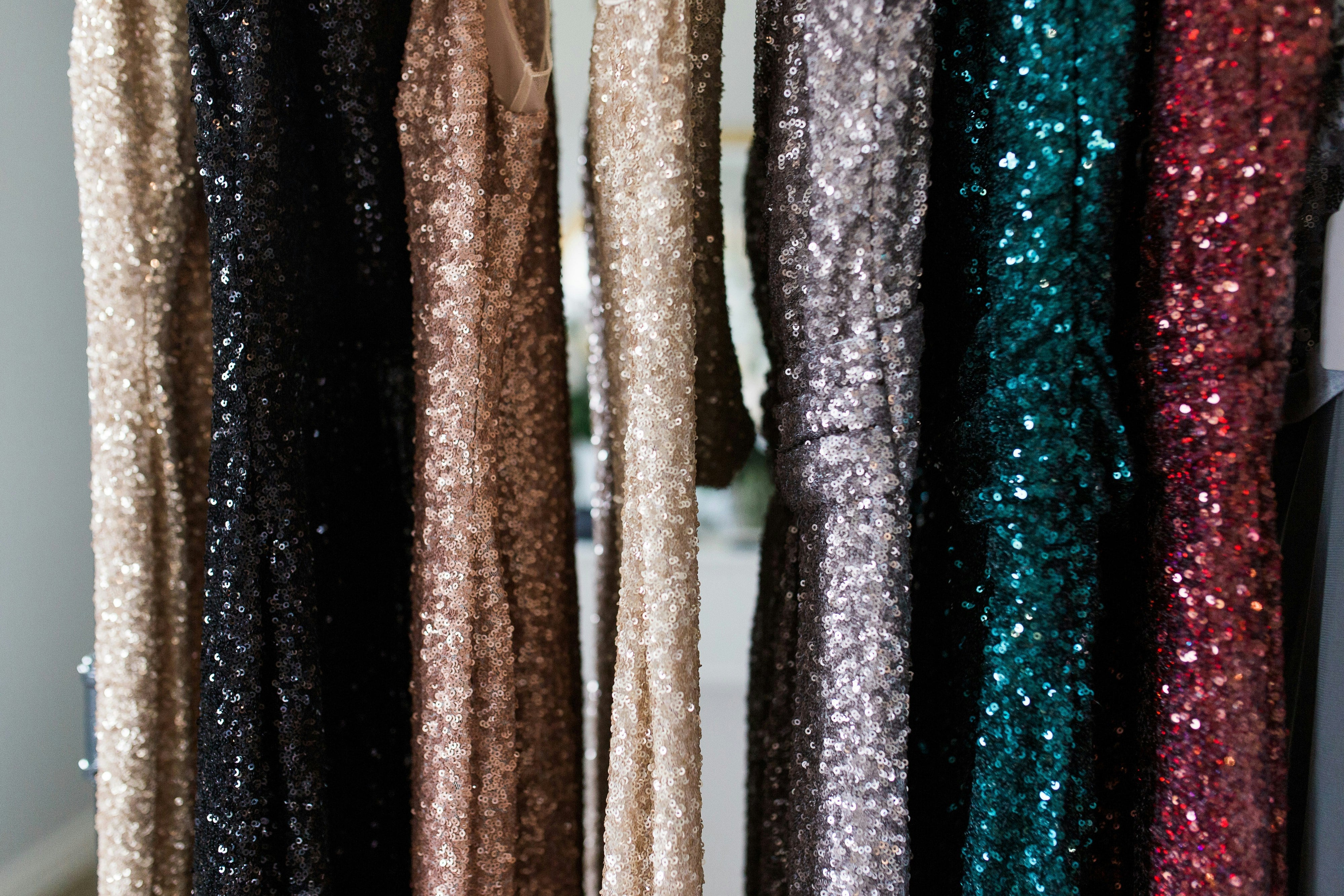 Sparkle Season 2025: How to Wear Sequins, Rhinestones & Metallics for Every Party